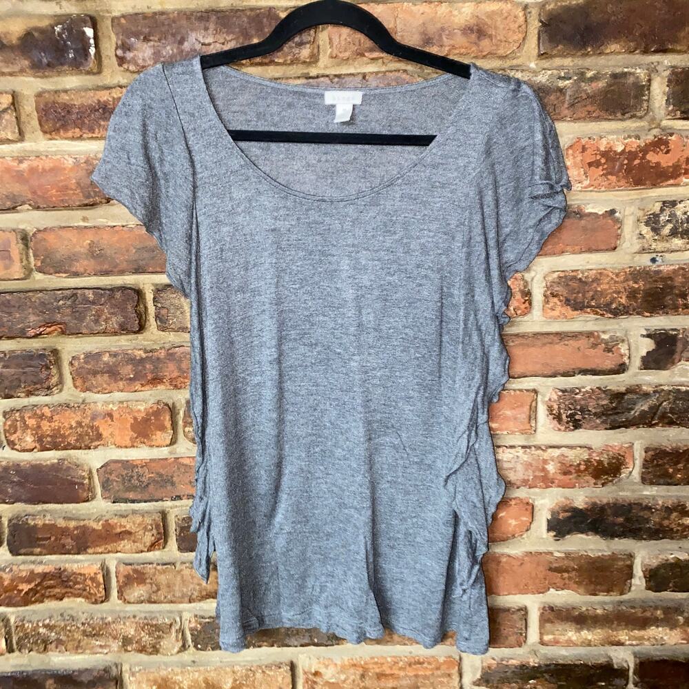 Hinge Short Sleeve Gray Ruffle Side Top Women's Size Medium
